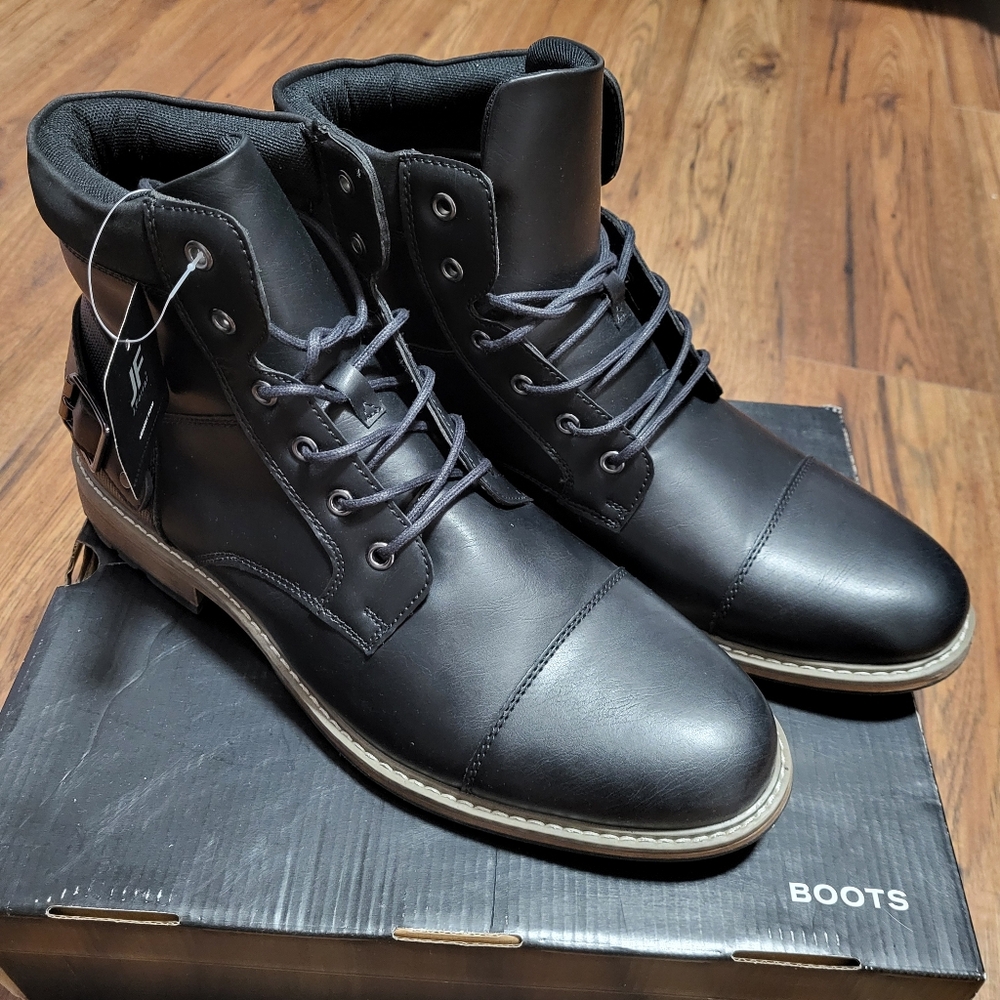 J. Ferrar Mens Millbank Flat Heel Lace Up Boots.